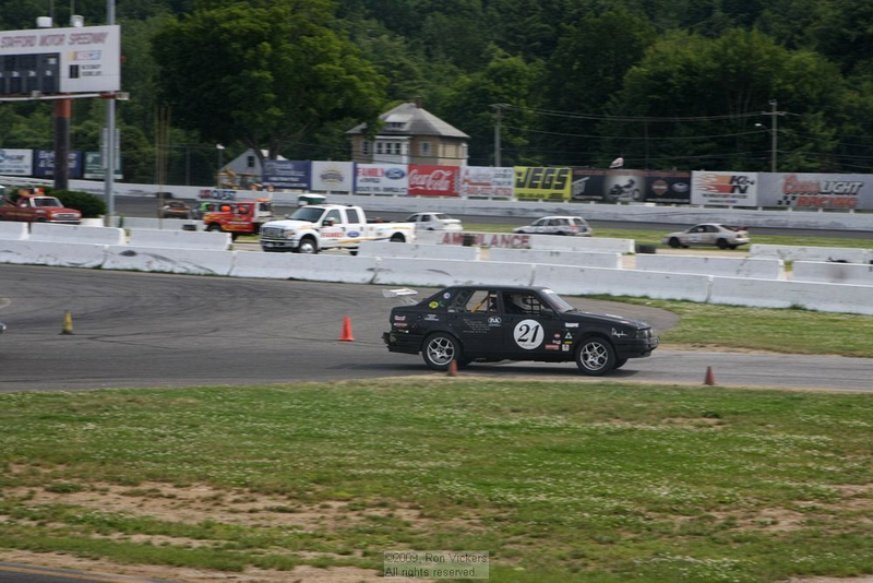 Illustration for article titled The 24 Hours Of LeMons New England 2009 Über Gallery, Part 2